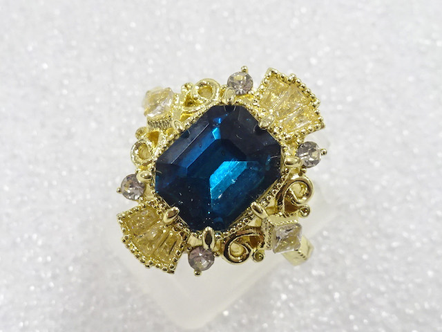 JAPANESE KIMONO / ANTIQUE COLORED STONE RING (SIZE 21)
